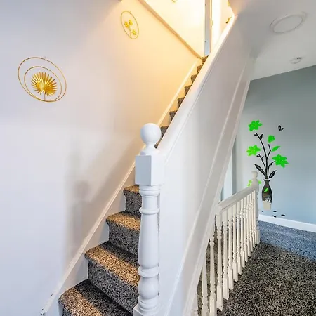 Homestay *ra12s* For Your Relaxed & Cosy + Free Parking + Free Fast Wifi *