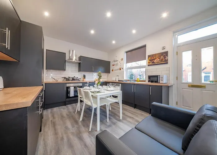 *ra12s* For Your Relaxed & Cosy + Free Parking + Free Fast Wifi * Homestay Leeds (West Yorkshire)