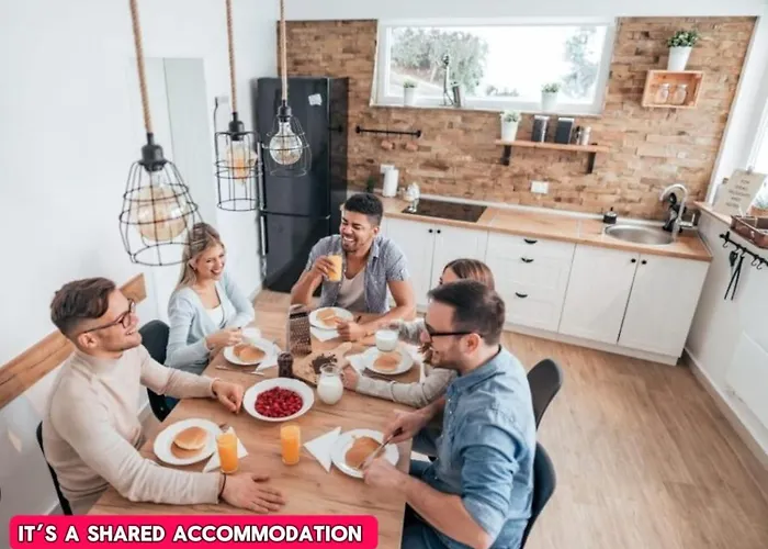 Homestay *ra12s* For Your Relaxed & Cosy + Free Parking + Free Fast Wifi * *