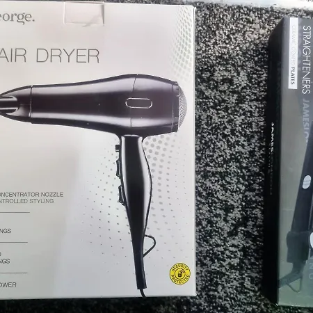 Homestay *ra12s* For Your Relaxed & Cosy + Free Parking + Free Fast Wifi * *