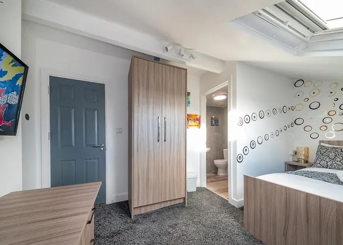 *ra12s* For Your Relaxed & Cosy + Free Parking + Free Fast Wifi * Leeds